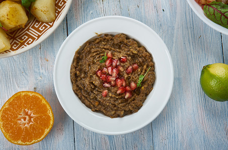 菜肴新鲜的MuhammaraRedPepper和Walnut扩散中东菜食传统各种类顶视核桃图片