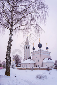 建筑学天空旅游俄罗斯亚拉夫地区Vyatskoye村冬季基督复活日教堂的复活图片