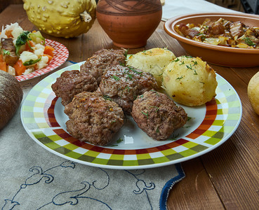 瑞典洋葱肉丸和土豆图片