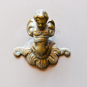 门口意大利拉文纳的旧式铜门把手入口目的图片