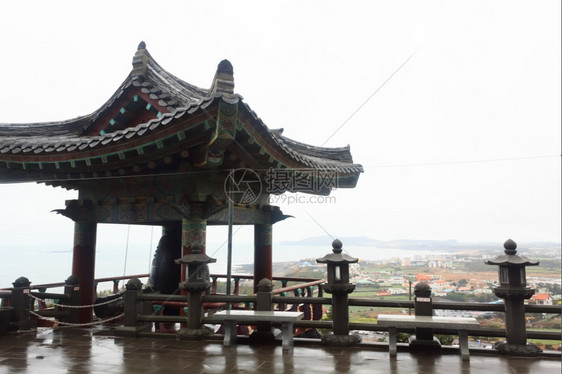 古老的冥想南朝鲜济州岛的寺庙和令人惊艳的风景旅行图片