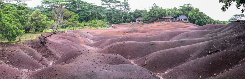 毛里求斯Chamarel七色地球全景观黄的岩石热带图片