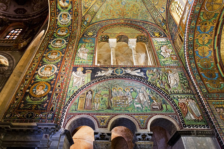哥特亚伯拉罕礼堂和以撒牺牲品的圣殿左边墙壁上的马赛克人详情地标内部的图片
