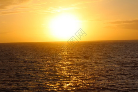 日落在海中轮廓日出暮图片