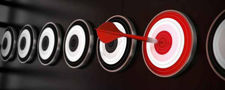 黑色的红飞镖击中一个红色目标的中心横向幅风格选择优先级红箭头在黑色背景上瞄准许多目标反射红色飞镖击中一个红色目标的中心偏爱图片