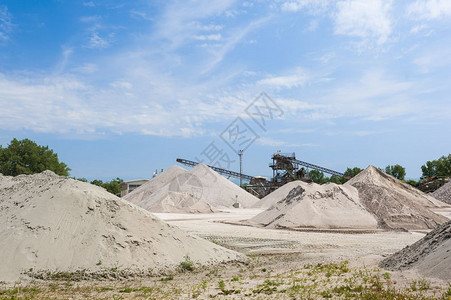 工业的用于运输碎砾石的机械配送和按大小砂砾箱封存器进行分类以便运输碎石Grvel采石业卵萃取图片