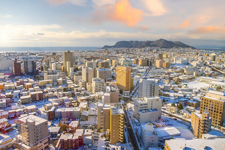 日本冬季城市雪景图片