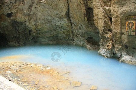 皮亚季戈尔斯克俄罗联邦北高加索PyyatigorskMashuk山内自然普罗瓦尔湖洞穴池塘图片