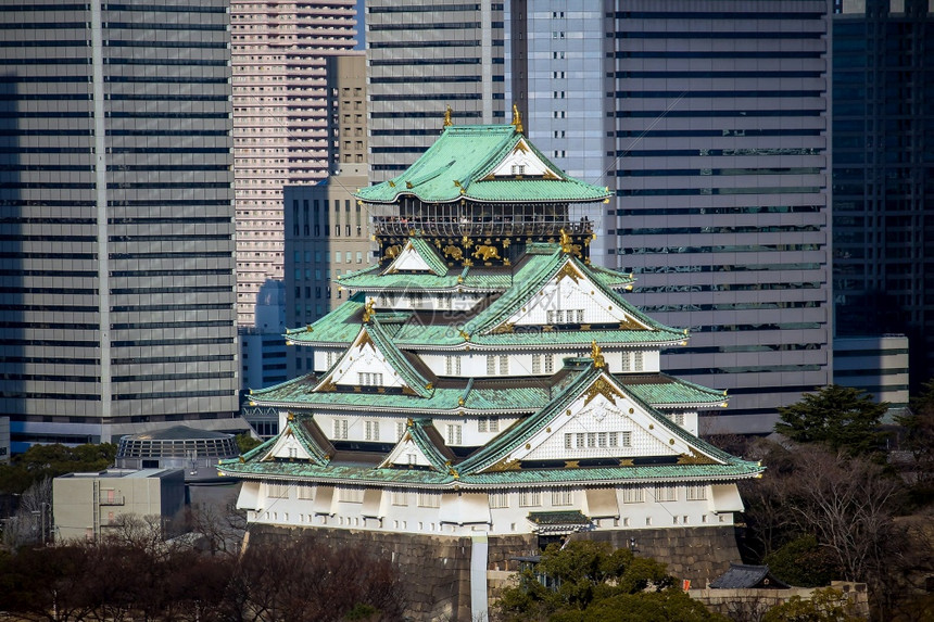 日本大阪城与高楼图片