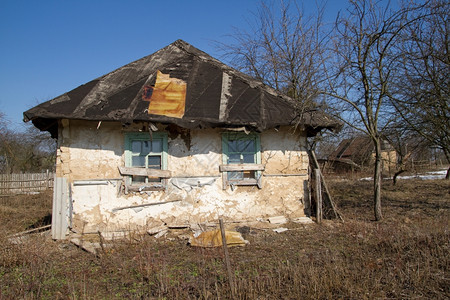 废墟乡村的家里被扔掉旧房子图片