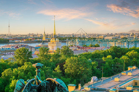 建造地标圣彼得堡城市天际从日落时的俄罗斯城景全图片