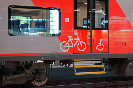 火车上的自行厢运输厢的名称自行车运输厢的名称轨旅行追踪图片