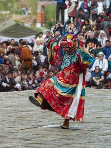 戏服不丹王国ParoTsechu在ParoTsechu的面具舞蹈Tshechus是佛教Kagyu学校Drukpa教界的宗节日佛徒图片