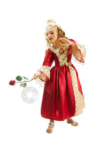 白色的诺维科夫公主与红玫瑰和秀露女神一起站立的Costum中美丽的小女孩黄色图片
