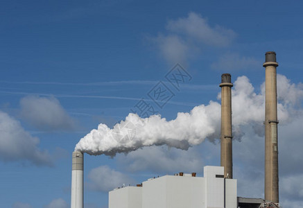 植物蓝色的工厂欧洲贫困地区转子丹附近霍兰市发电厂的烟雾污染欧洲贫穷地区图片