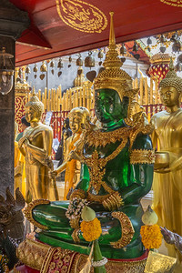 神社泰国北部清迈附近DoiSuthep佛寺DaiSuthep佛寺的翡翠神庙寺经常被称为DoiSuthep尽管这是它所位于的山名字图片