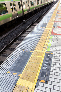铁路旅行追踪商业铁路火车站平台图片