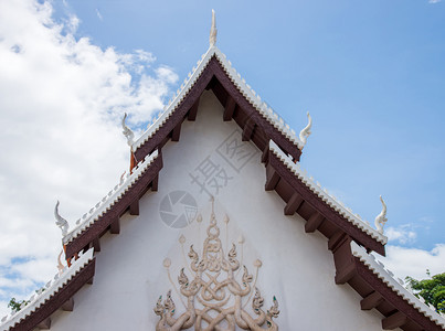 在泰国寺庙区教堂背面有龙史塔科的泰神教在庙区不需要财产放行灰泥外部的文化图片