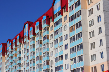 人居住的高楼对着蓝天当代的城市建筑学图片