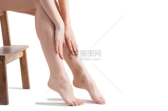 年轻女性的腿部图片