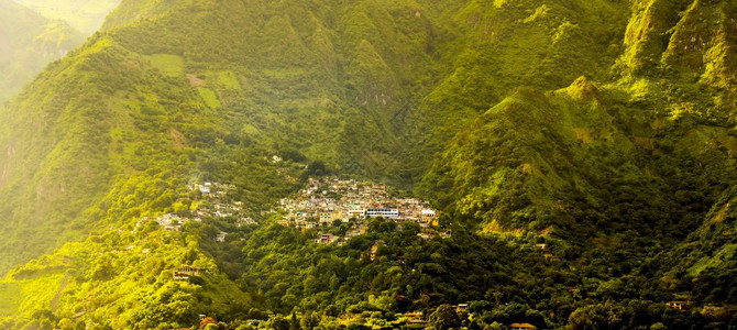 景观旅游中美洲危地马拉阿提特兰湖上圣克鲁斯拉古纳上的日落美国图片