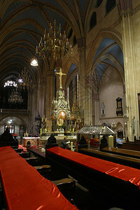 美丽假设克罗地亚萨格勒布专座圣母玛利亚的撒格勒布大教堂内部投入的图片