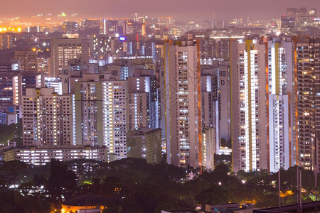 地标东南新加坡夜间高楼商业区和新加坡高层建筑城市图片