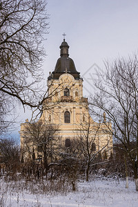 寒冷的大教堂乌克兰米库林茨0162乌克兰捷尔诺波地区米库林茨村的18世纪巴洛克式三一教堂乌克兰米库林茨的冬日巴洛克式三一教堂发现图片