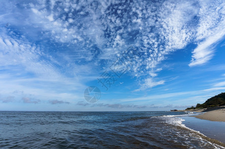 海景和浪美丽的蓝天海面美丽的蓝天海面景和浪热带平天堂图片