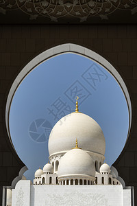 建筑的新月摩洛哥式主要圆顶是阿联酋布扎比SheikhZayedGrand清真寺的摩洛哥式主要圆顶是世界上这类圆顶中规模最大的高8图片