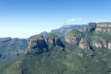 朗达维尔植物群天空位于非洲南部的Panaaurama路线上三座朗迪斯波鲁特河附近有大峡谷和风景优美的图片