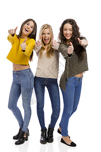 白种人吸引的一群举起拇指青少年朋友金发女郎图片