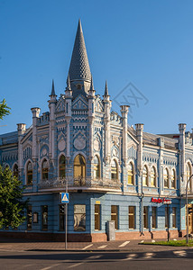 第聂伯河早晨旅游乌克兰切尔卡西市日夏晨在乌克兰切尔卡西市一座阳光明媚的历史建筑上乌克兰切尔卡西前斯洛维亚基酒店历史大楼0712号图片