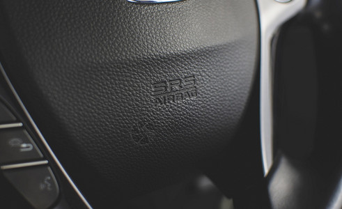 皮革SRS豪华轿车方向盘上的气袋图标车轮汽高清图片