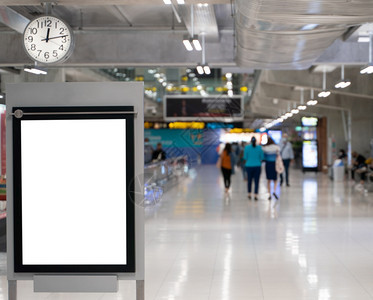 木板上市白屏空假冒机场上街道海报广告牌室内的背景图片