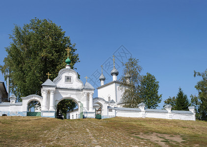 旅行俄罗斯Kostroma地区Sudislavor大教堂变形入口俄罗斯科托马地区钟图片