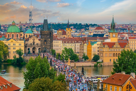 欧洲布拉格市下捷克旧城风景世界旅行概念见光和世界旅行著名的城市图片