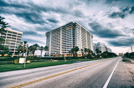 日落时博卡拉顿佛罗里达州建筑物蓝色的图片