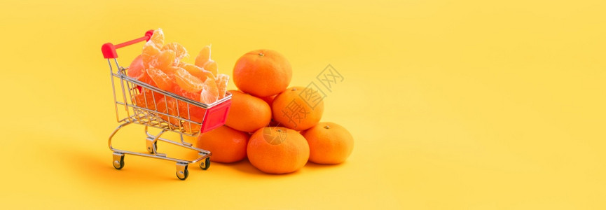 购物车中的橘子图片