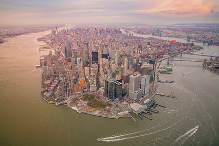 都会日落时曼哈顿天线的空中视图美国纽约市天际线塔图片
