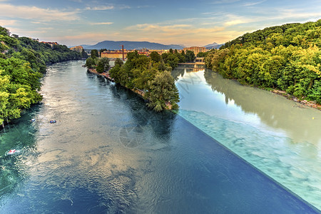 蓝色的旅游Rhone和Arve河因日落而汇合瑞士日内瓦Rhone和Arve河汇合人类发展报告眼睛图片