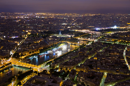 景观法国旅行夜里从艾菲尔塔看巴黎图片