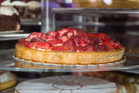 新鲜水果和草莓酱馅饼新鲜水果和草莓酱馅饼饮食传统的蛋糕图片