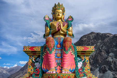 弥勒印度拉达赫努布谷Diskit修道院藏人Stlye的佛像雕斯特莱宗教图片