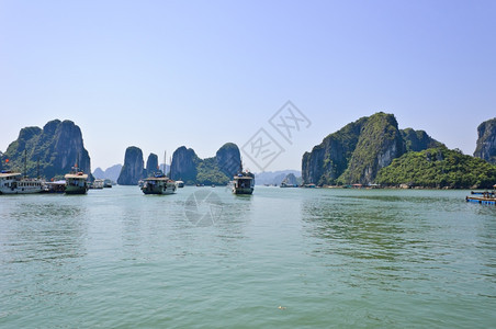 船亚洲越南哈隆湾石山越南灰图片