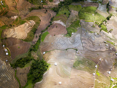 泰国北部MaeChamChangimai的顶层风景台式稻田区山北方图片