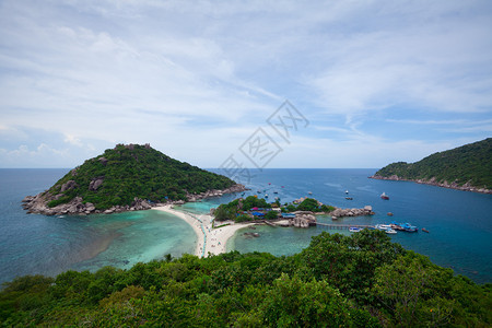 海洋爬坡道支撑泰国高南元热带海滩的顶端图景图片