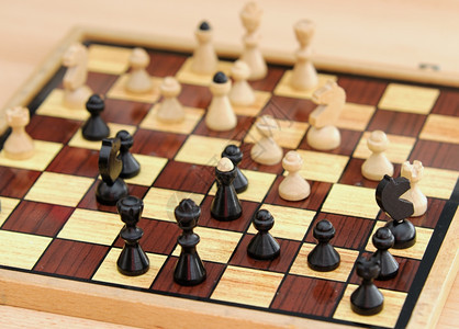 关闭国际象棋盘视图闲暇木板马图片