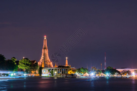 超泰国暮光地标期间的WatArun曼谷吸引物佛教徒夜晚图片