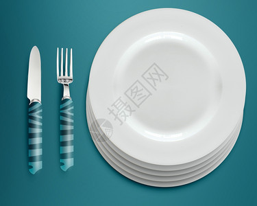 蓝色背景上带刀和叉子的空白板非用餐饮食图片